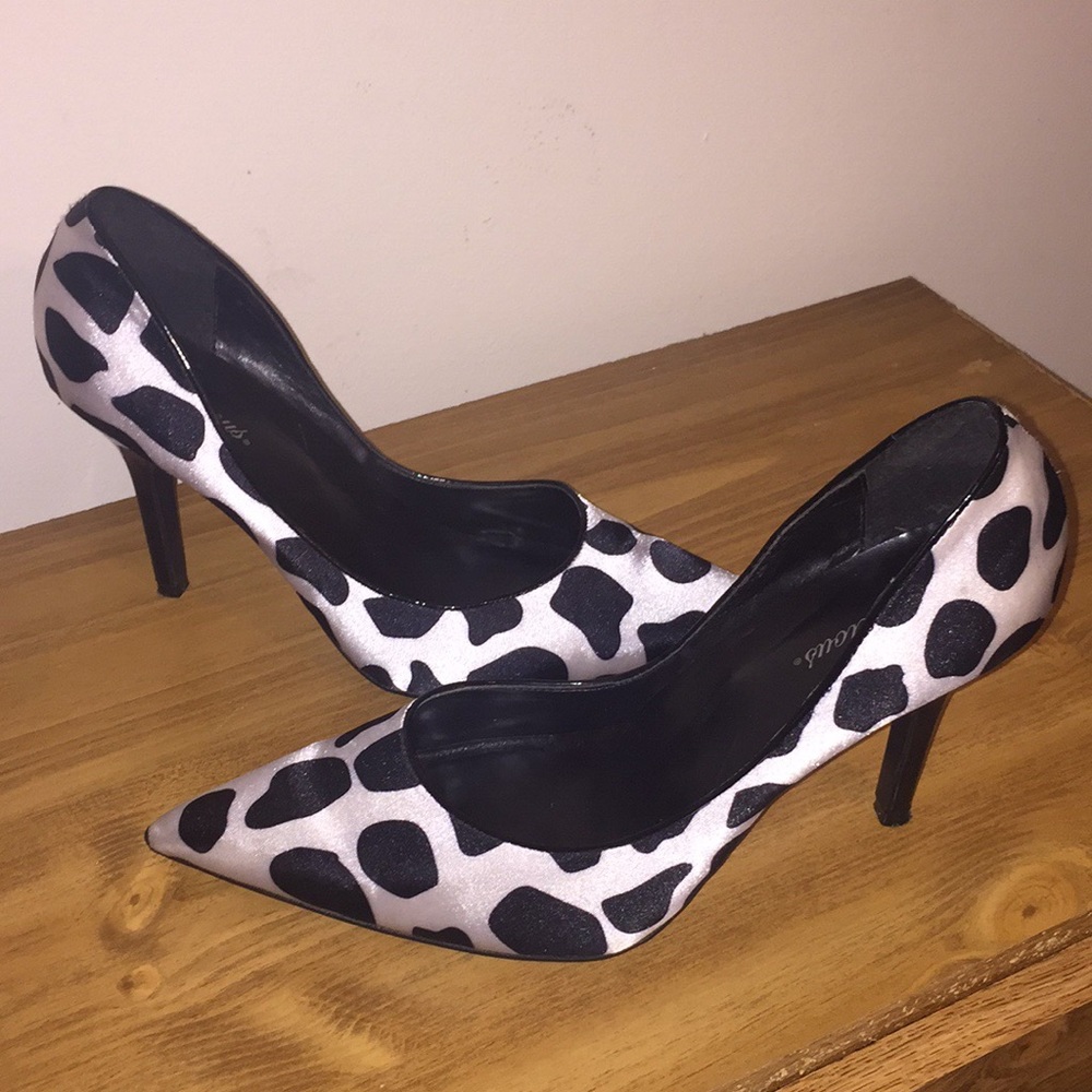 Ladies size 11 black and white pumps